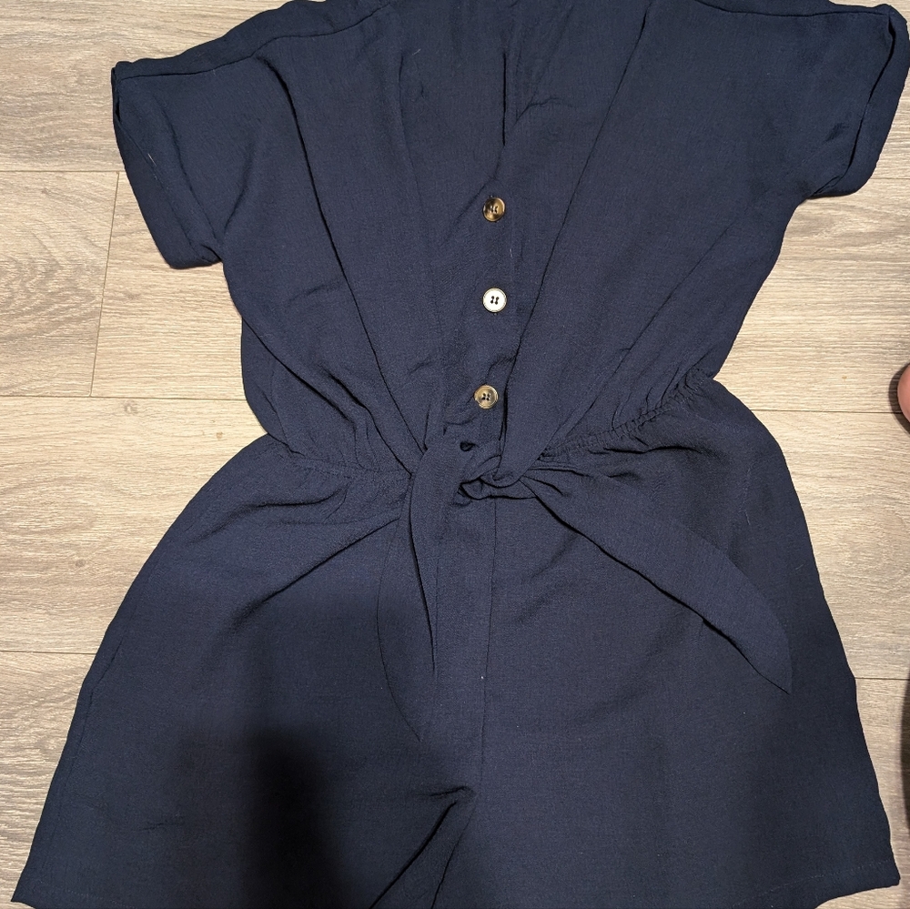 Doe and rae blue size M shorts romper